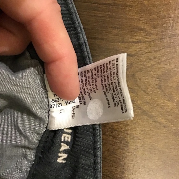 American Eagle 6 Mom Straight Jean Corduroy Stretch Green High Rise Cropped - Picture 8 of 9